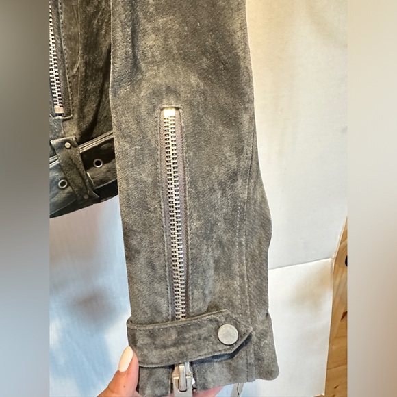 Andrew Marc suede Moto jacket in ladies large. - Picture 6 of 16